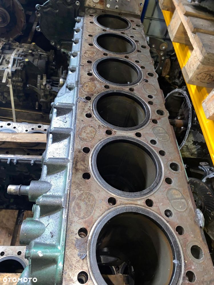 VOLVO FH4 GOŁY BLOK D13K460 460KM – EURO 6 BEZ OSPRZĘTU - 4