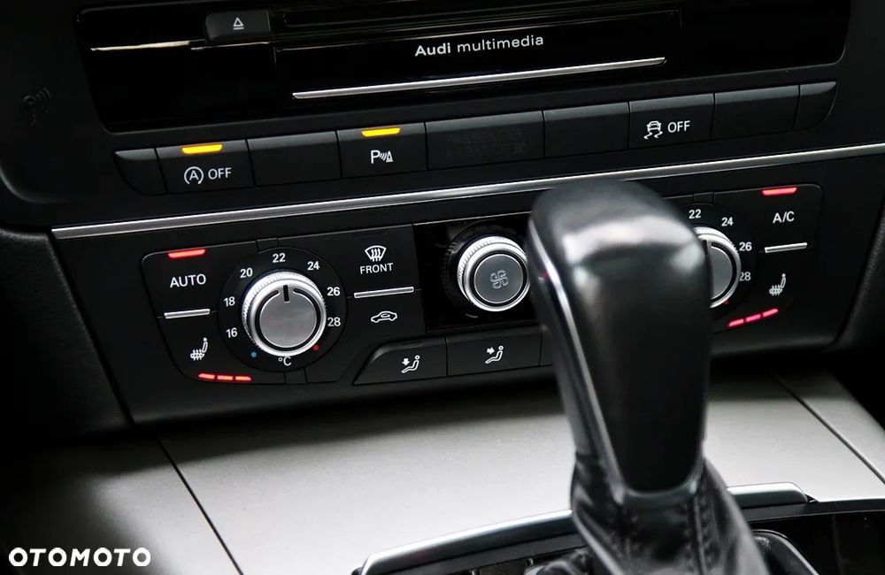 Audi A6 Avant 2.0 TDI quattro S tronic - 32