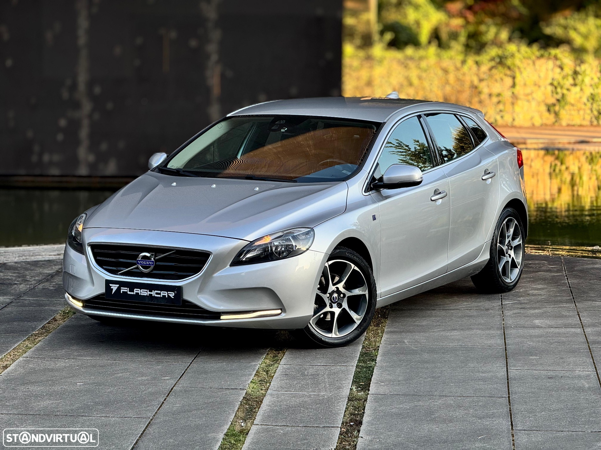 Volvo V40 1.6 D2 R-Design Momentum - 9