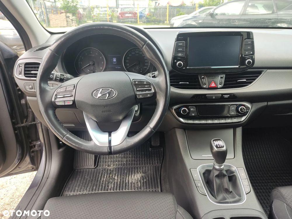 Hyundai i30 blue Kombi 1.4 Style - 19