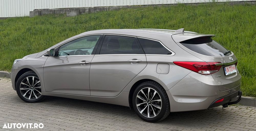 Hyundai i40 Kombi 1.7 CRDi DCT Premium - 3