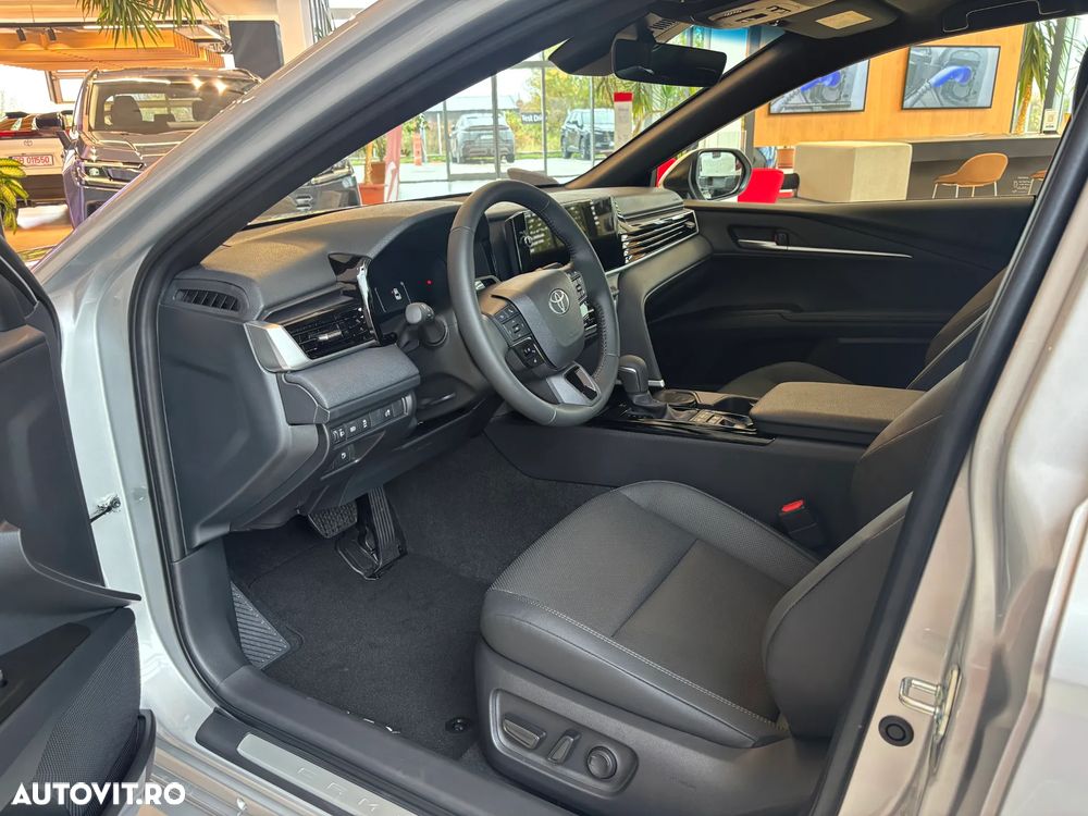 Toyota Camry 2.5 HEV Comfort - 7