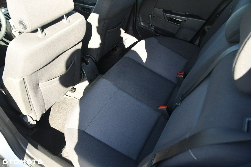 Opel Astra - 16