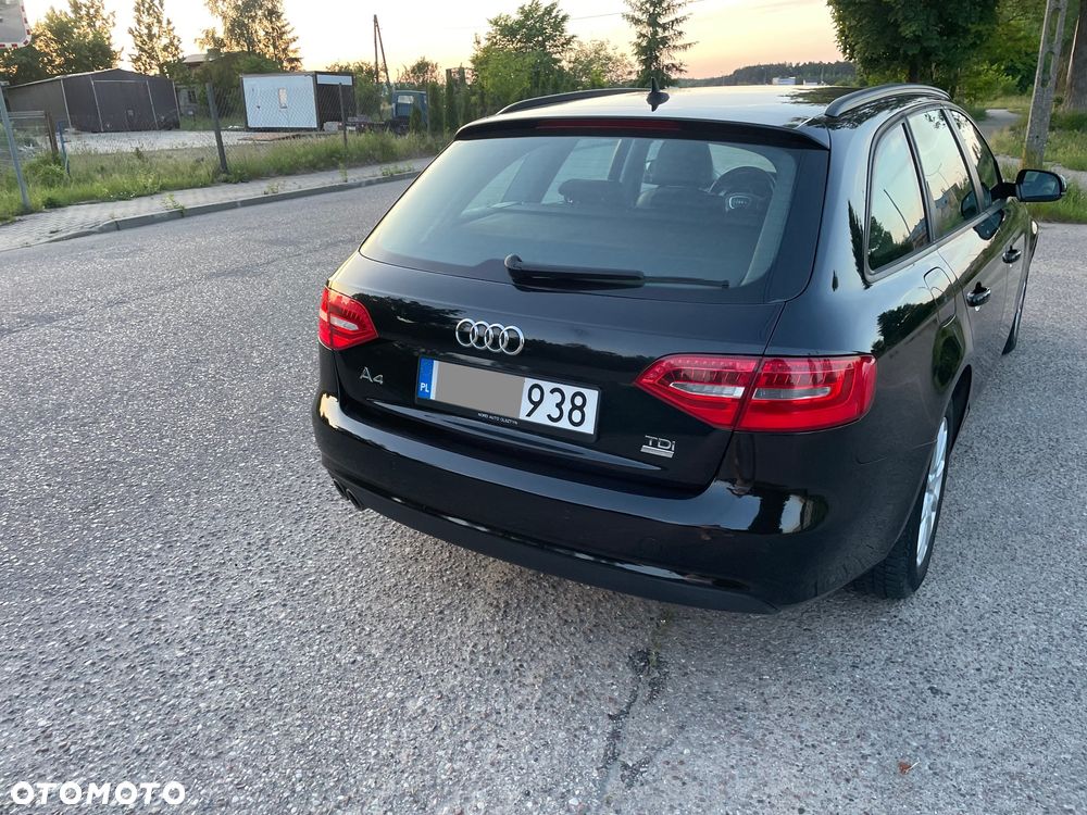 Audi A4 Avant 2.0 TDI ultra - 32