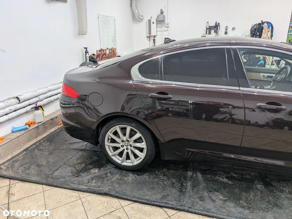Jaguar XF 2.2 D Portfolio - 9