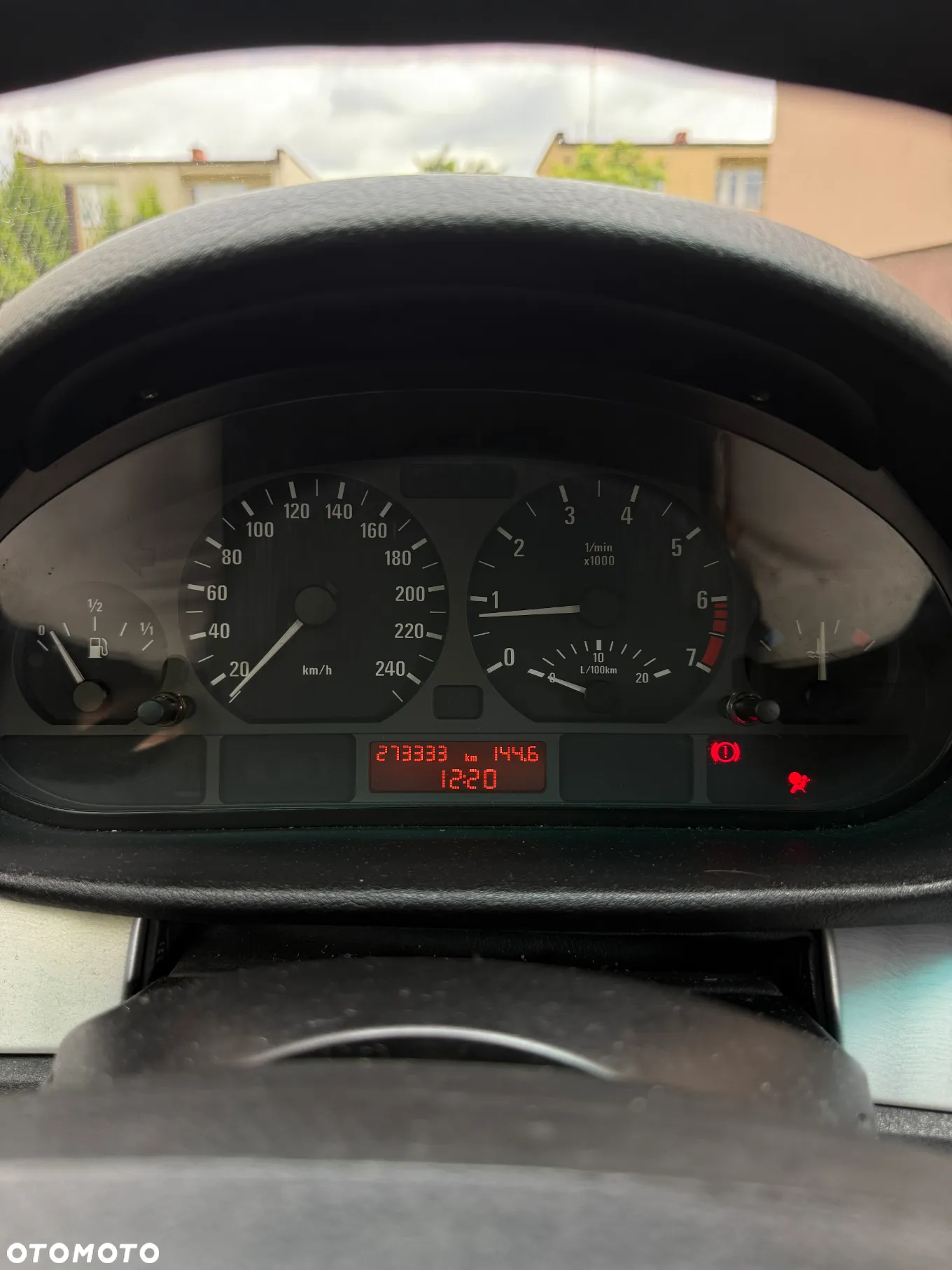 BMW Seria 3 318i - 11