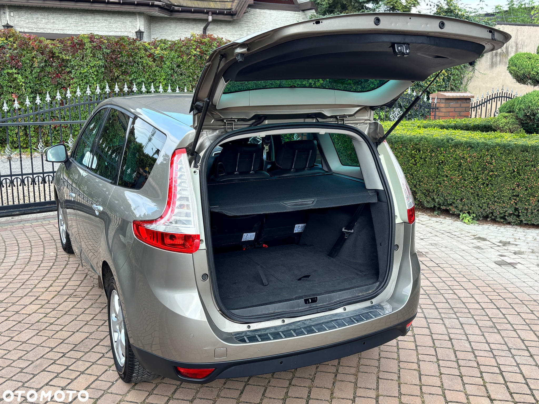 Renault Scenic 1.9 dCi Privilege - 10