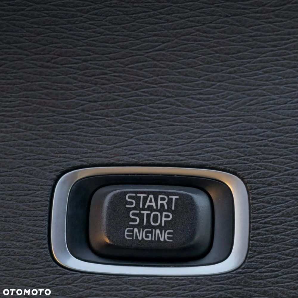 Volvo V60 D4 Momentum - 33