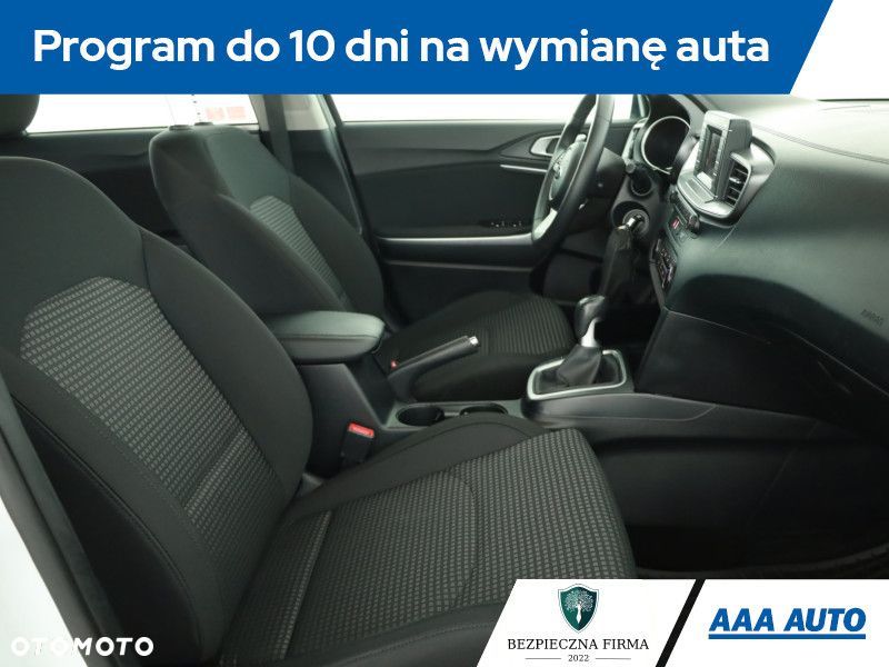 Kia Ceed - 9