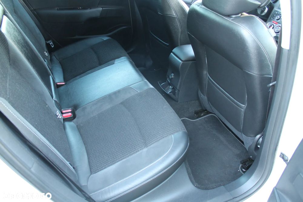 Citroën C4 VTi 120 Exclusive - 28