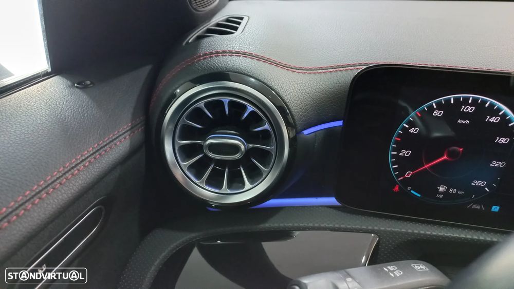 Mercedes-Benz CLA 250 e AMG Line - 13