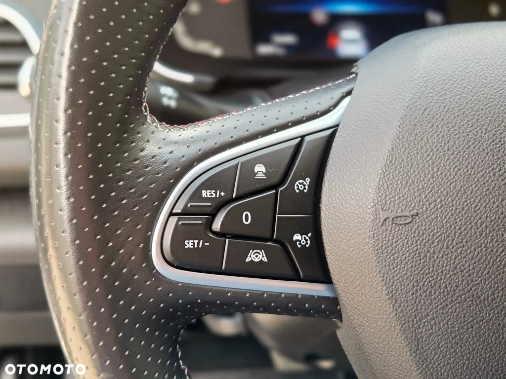 Renault Megane Grandtour TCe 160 GPF EDC R.S LINE - 25