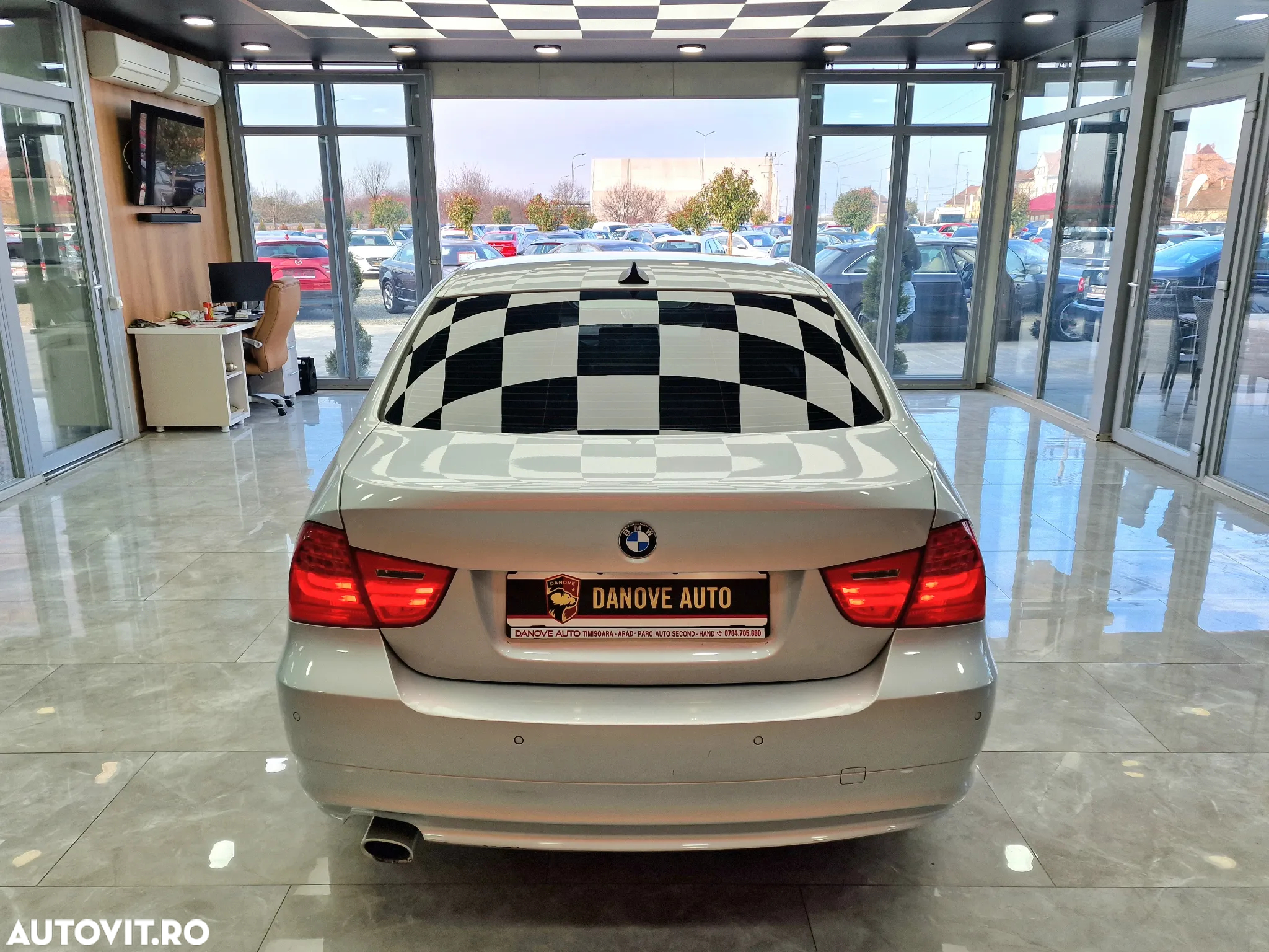 BMW Seria 3 316i - 11