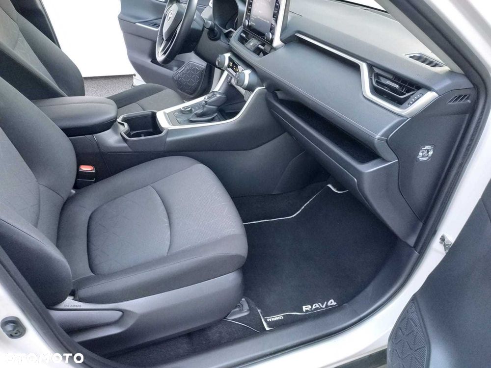 Toyota RAV4 - 6