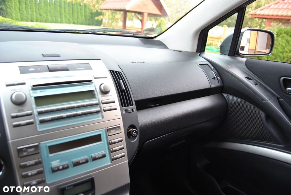 Toyota Corolla Verso 1.8 Sol + 7os - 28