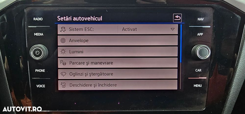 Volkswagen Passat 2.0 TDI SCR DSG Business - 14