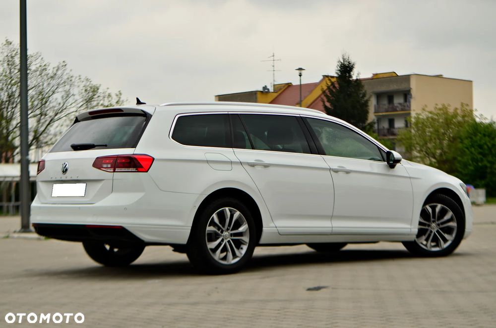 Volkswagen Passat - 11