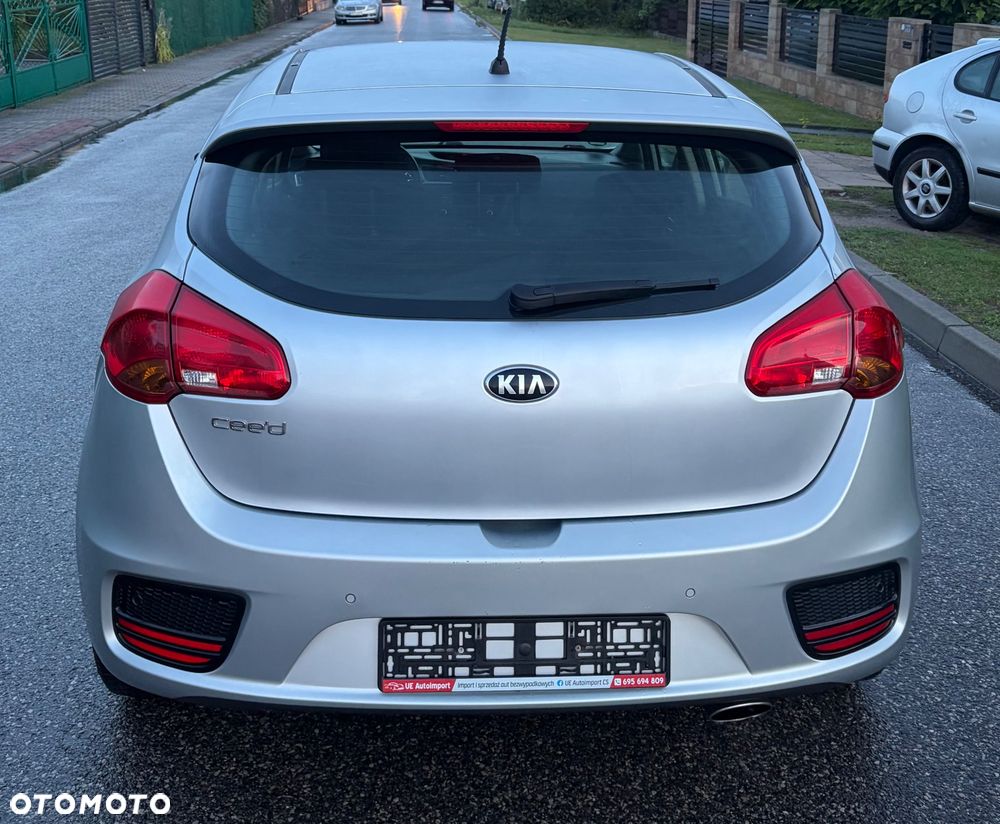 Kia Ceed 1.4 CVVT ISG Vision - 12