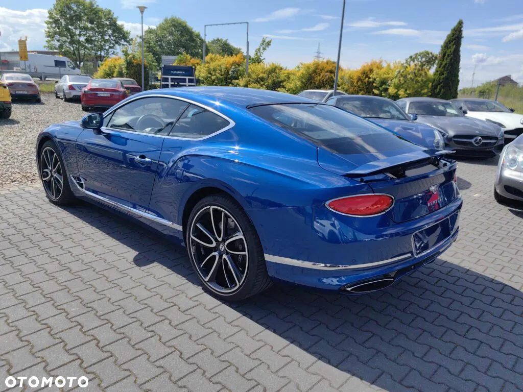 Bentley Continental GT - 10