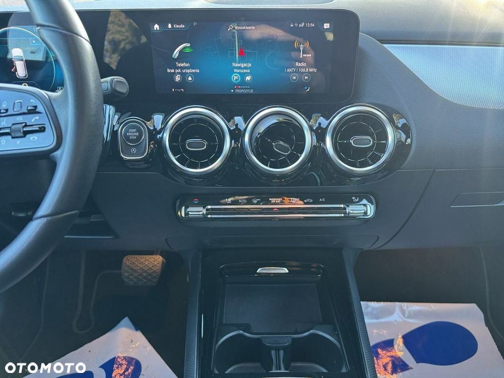 Mercedes-Benz GLA - 23
