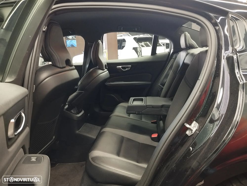 Volvo S60 2.0 T8 PHEV R-Design AWD - 13