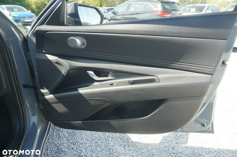 Hyundai Elantra 1.6 Modern - 24