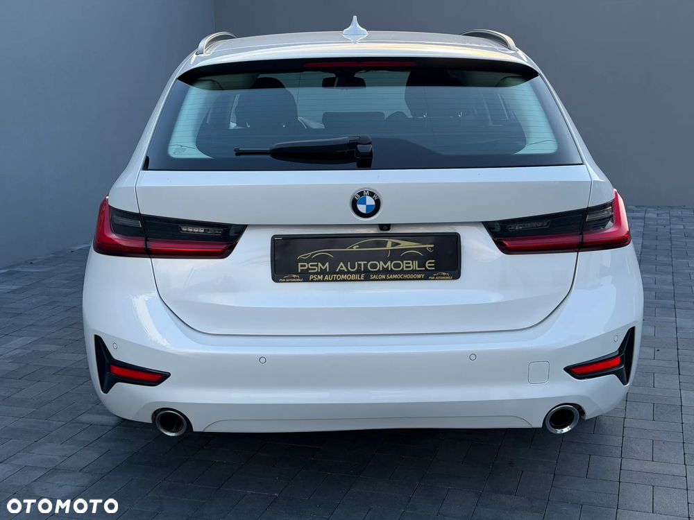 BMW Seria 3 318i Sport - 10