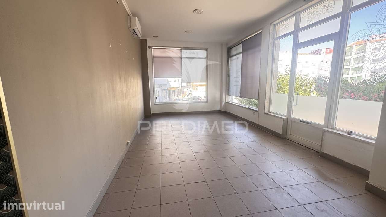 Loja com 60 m² e Licença para Atividade Veterinária | Santa Marta d... - Grande imagem: 4/32