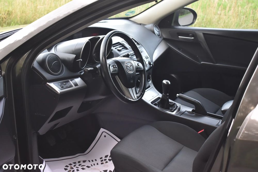 Mazda 3 1.6 Active + - 19