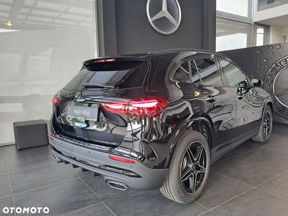 Mercedes-Benz GLA - 18