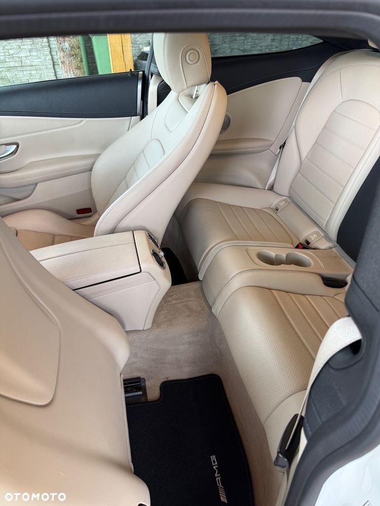 Mercedes-Benz Klasa C 300 7G-TRONIC - 24