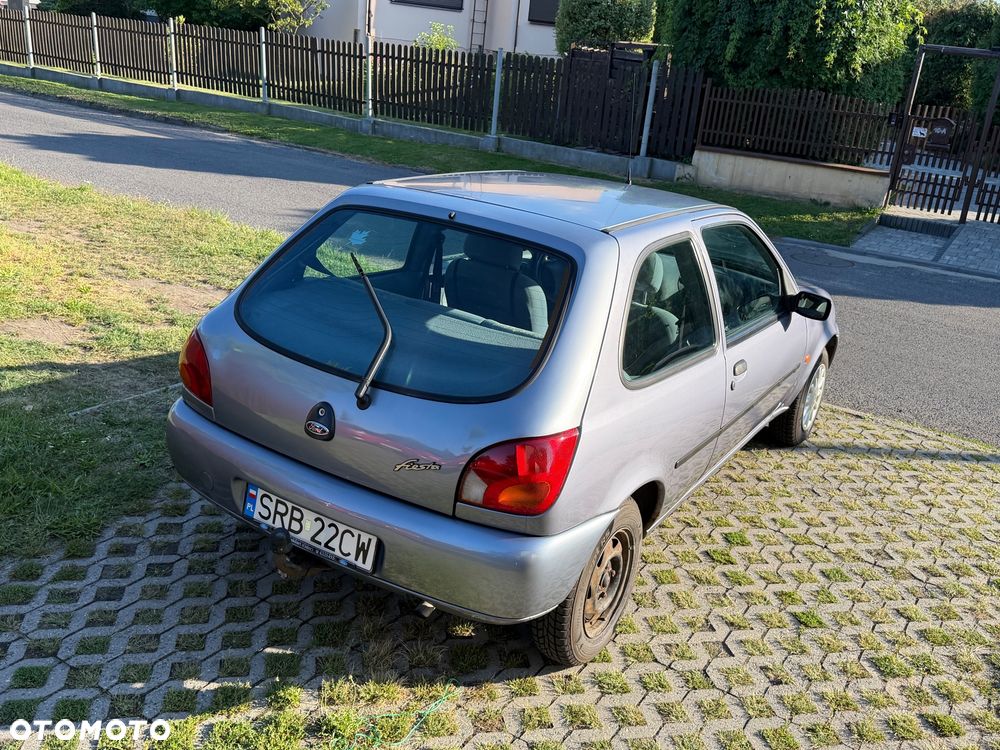 Ford Fiesta 1.3 - 7