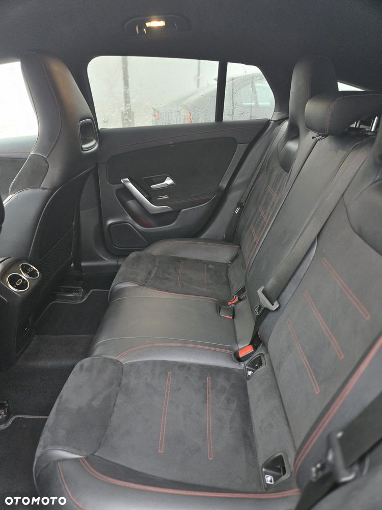 Mercedes-Benz CLA - 17