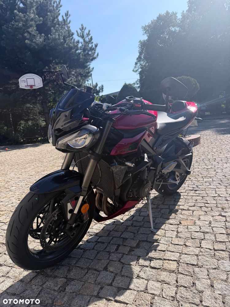 Triumph Street Triple - 1