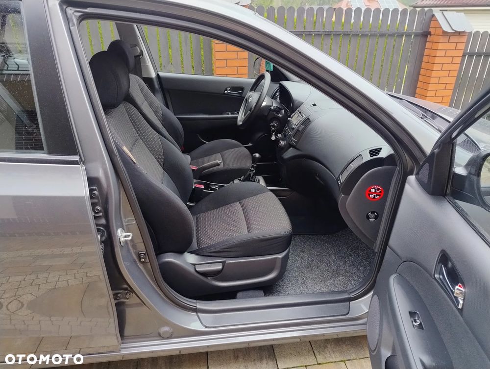 Hyundai i30 1.6 Comfort - 14