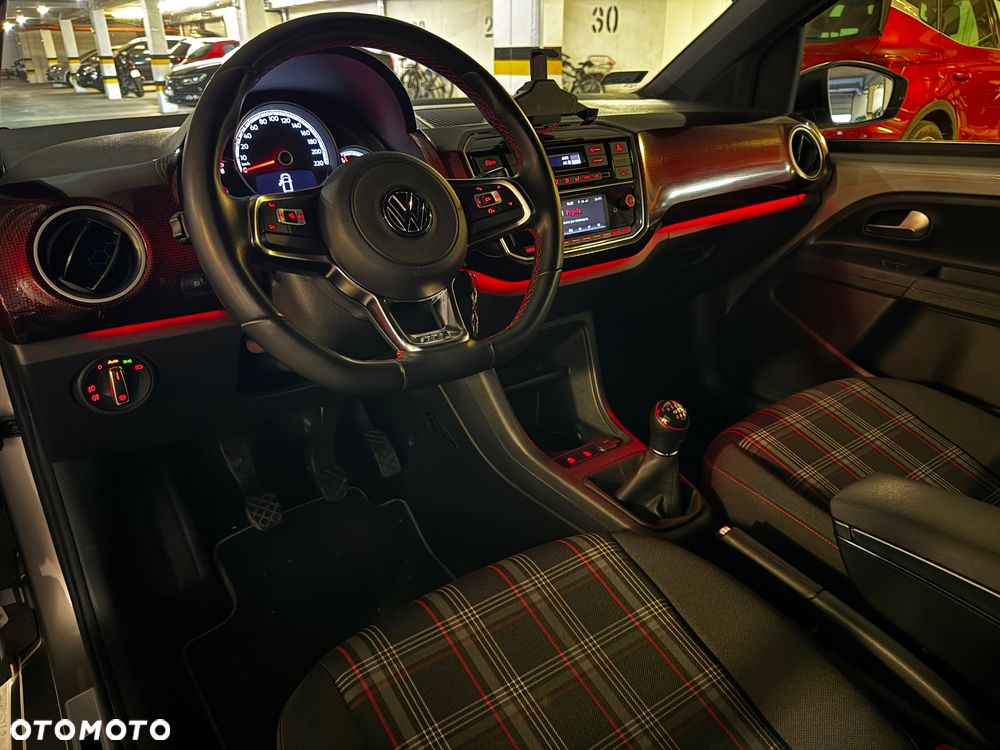Volkswagen up! 1.0 TSI GTI - 17