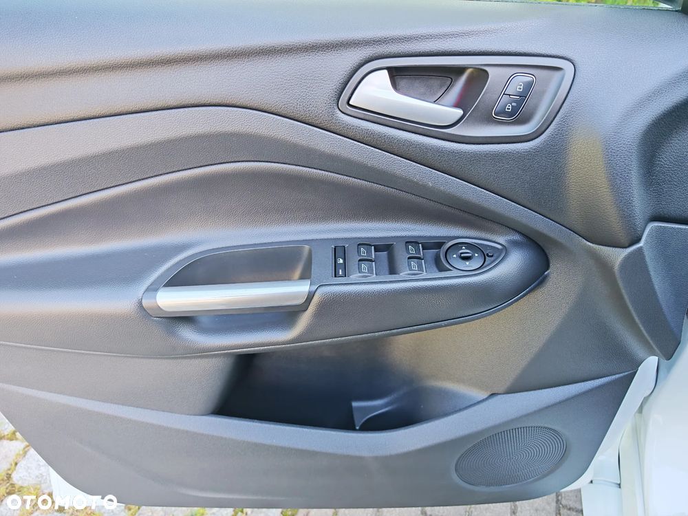 Ford Kuga 1.5 EcoBoost 2x4 ST-Line - 24