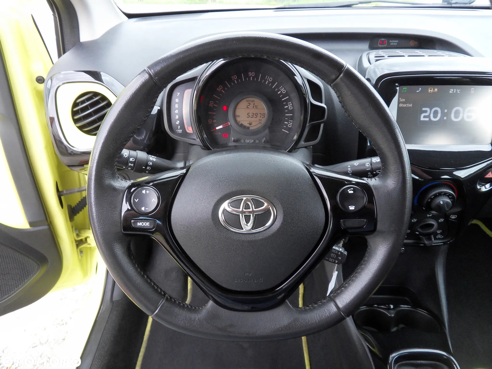 Toyota Aygo x-play touch - 16