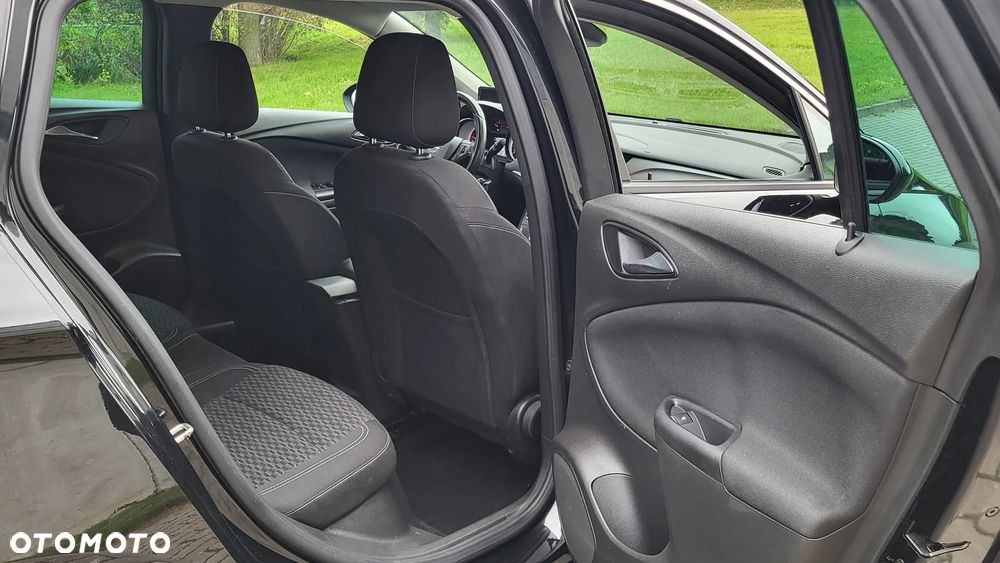 Opel Astra 1.6 D (CDTI) Start/Stop Dynamic - 19