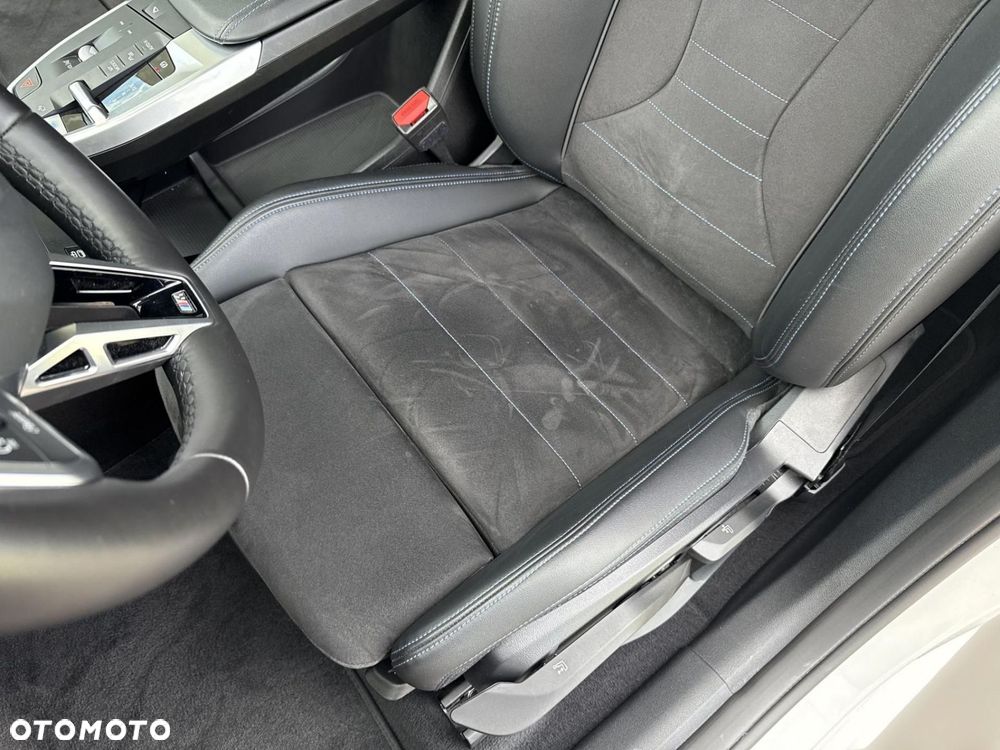 BMW iX1 eDrive20 66.5kWh M Sport - 14