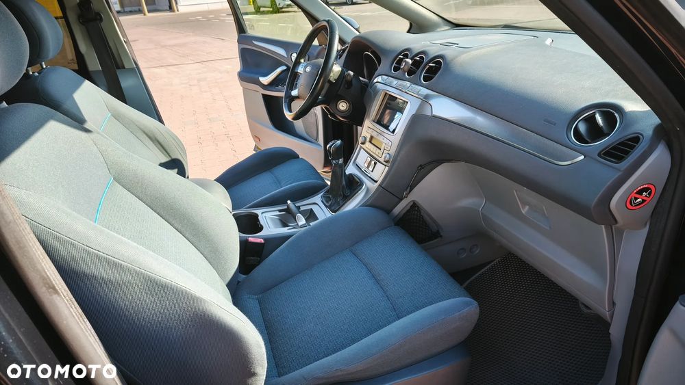Ford S-Max - 14