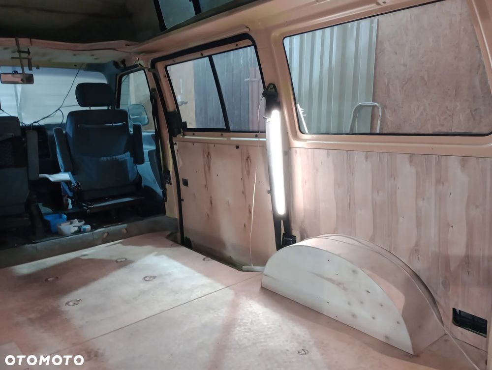 Volkswagen Transporter - 19