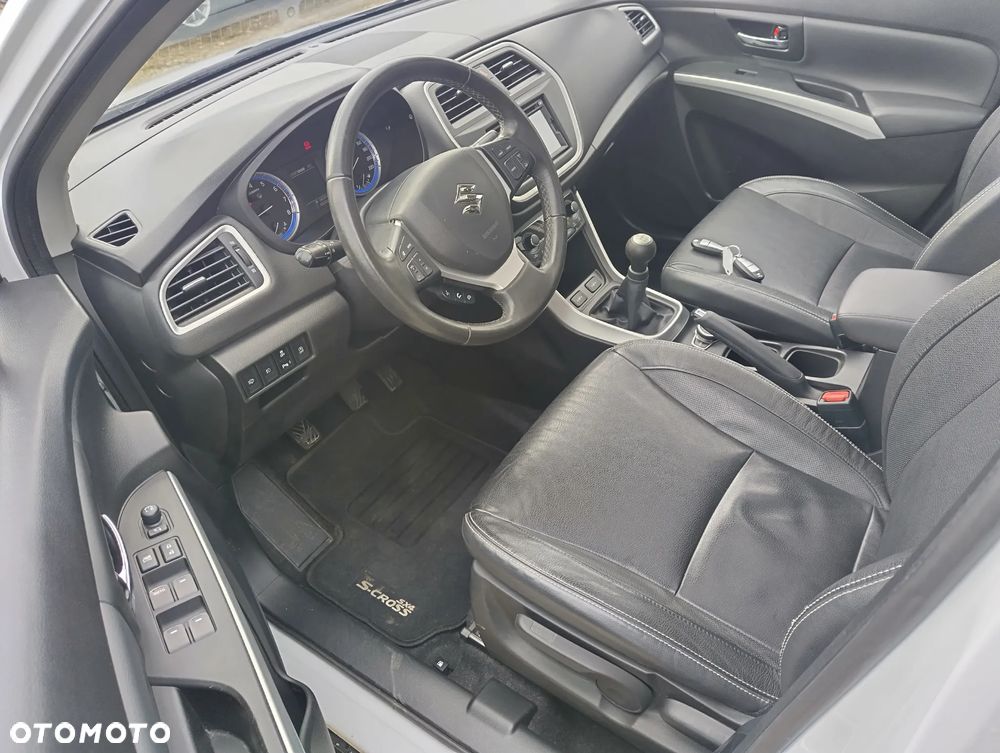 Suzuki S-Cross - 16