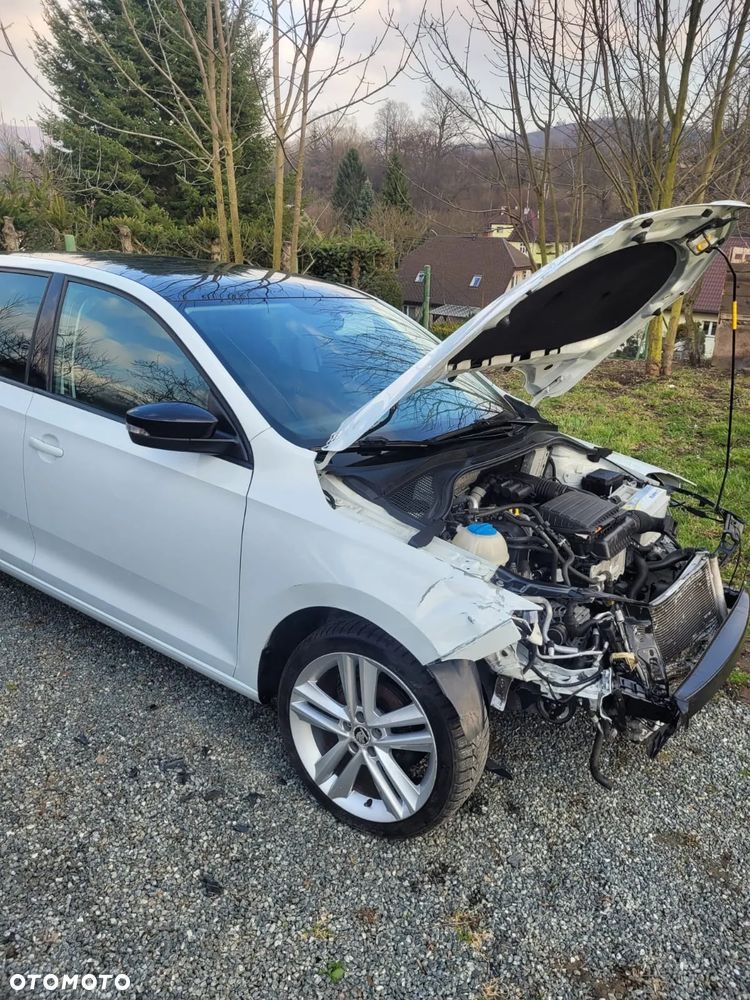 Skoda RAPID 1.2 TSI (Green tec) Cool Edition Red & Grey - 6