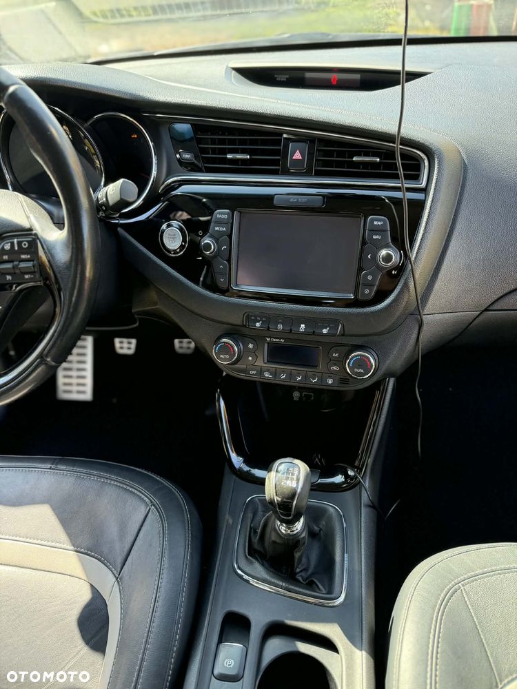 Kia Ceed 1.6 CRDi 136 ISG Platinum Edition - 23