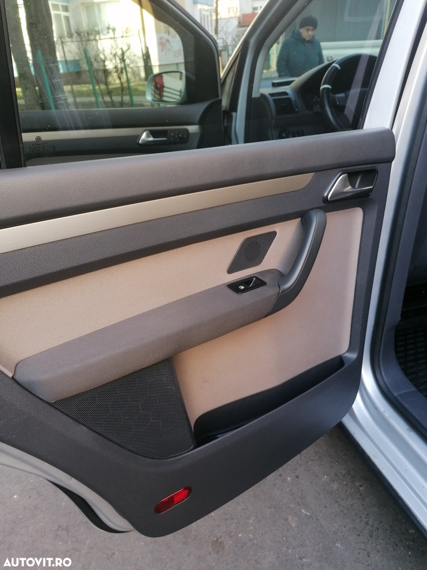 Volkswagen Touran 2.0 TDI DPF Cross - 10
