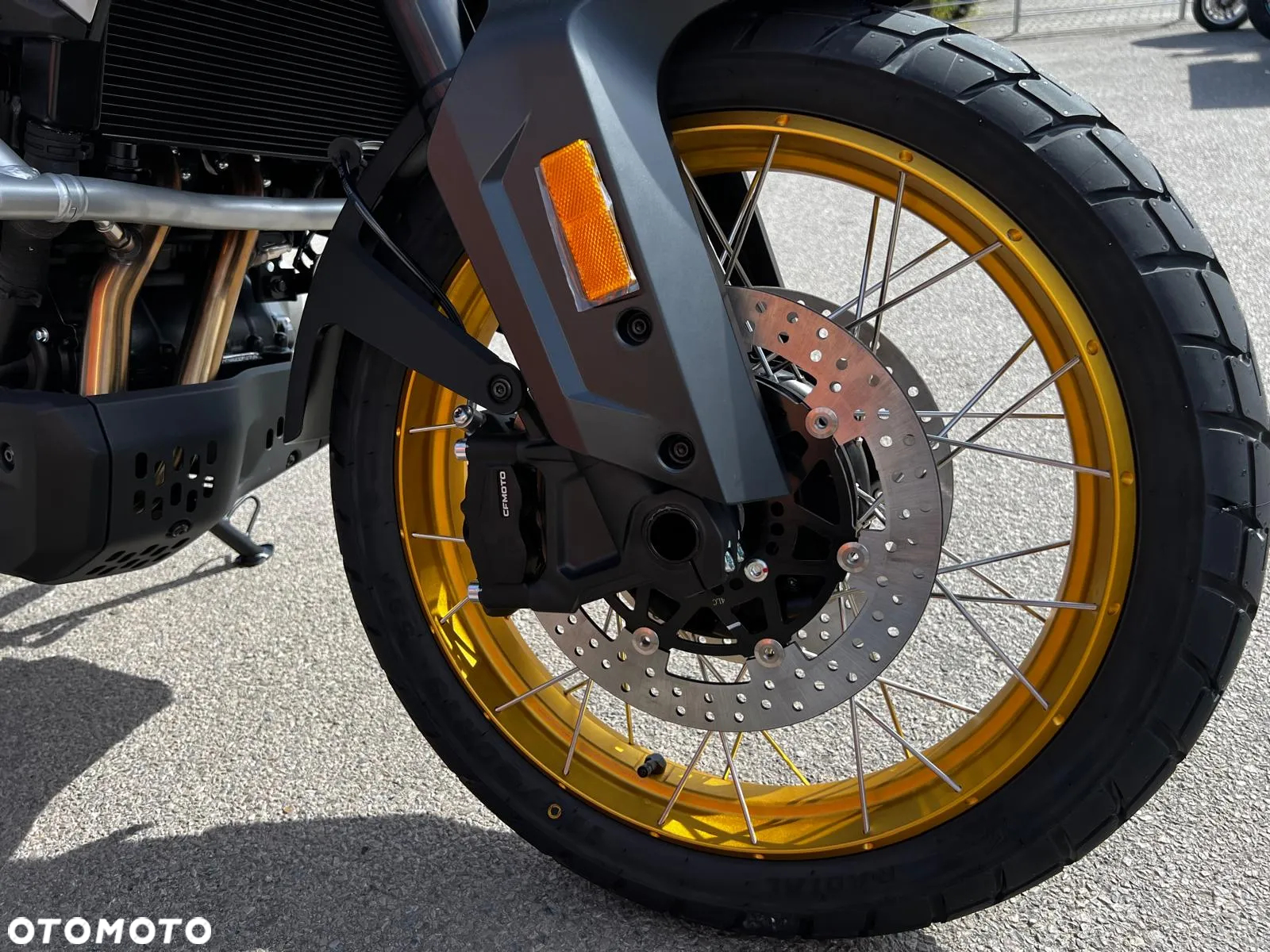 CFMoto MT - 7