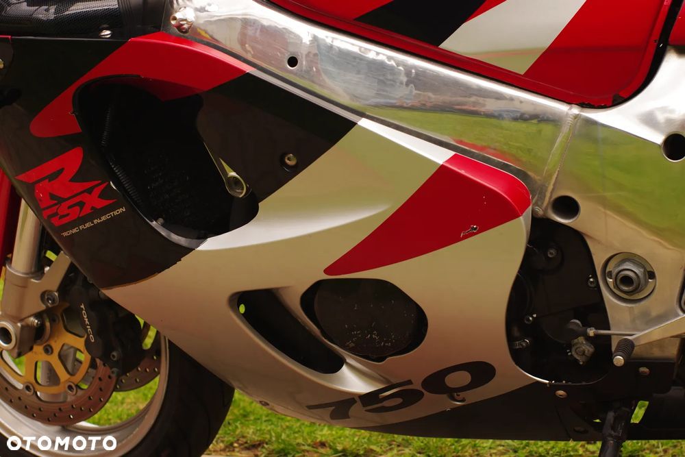 Suzuki GSX-R - 17