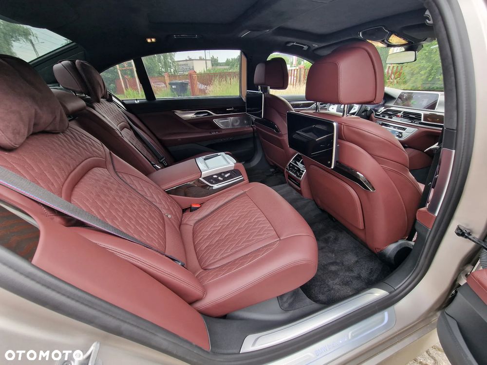 BMW Seria 7 750Li xDrive - 19