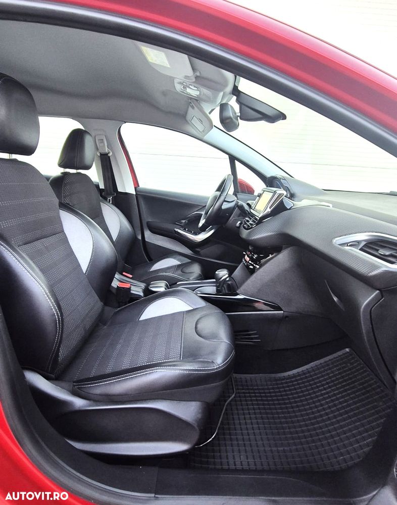 Peugeot 2008 PureTech 110 Stop&Start EAT6 GT-Line Edition - 20